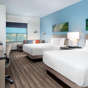 Den Guestroom Two Queen Beds